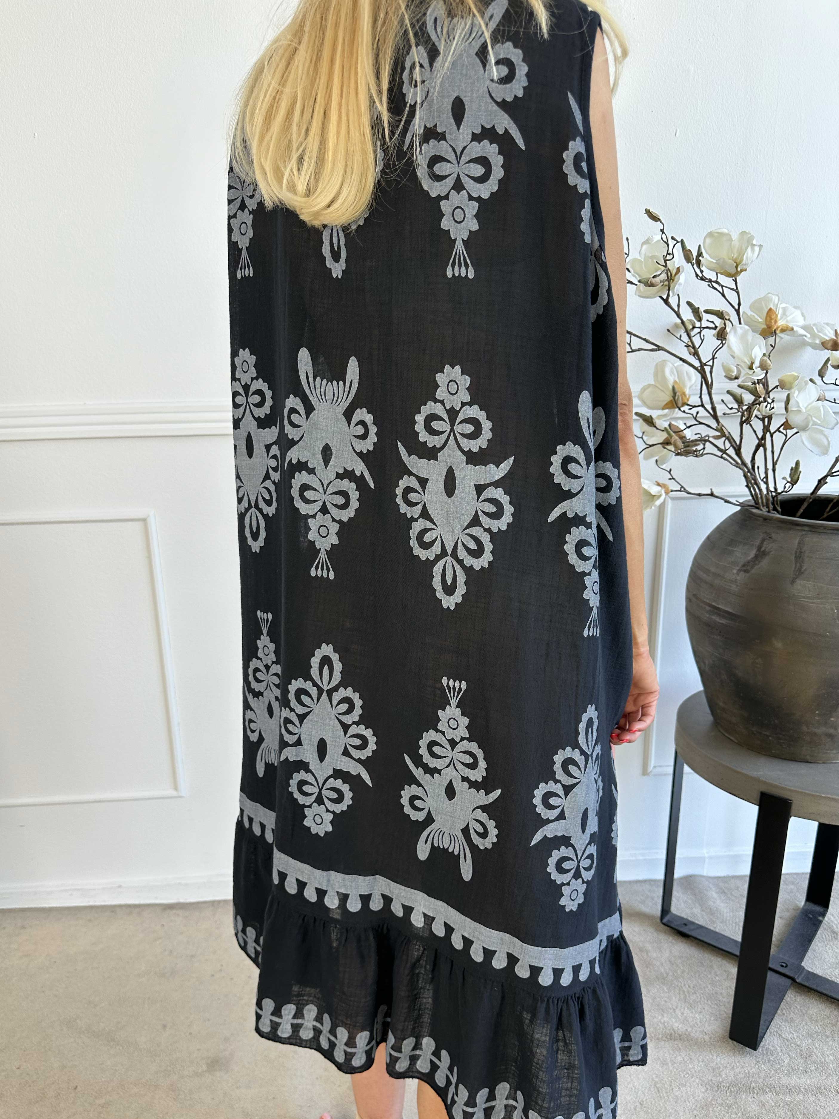 Tanzania - Vacker bomullsklänning i linneliknande tyg